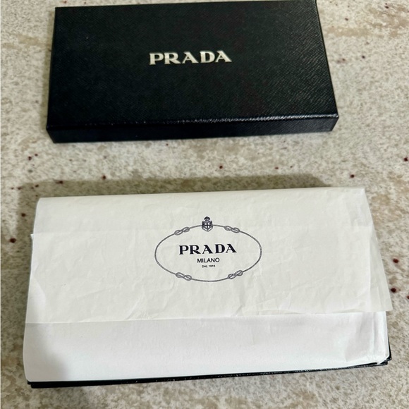 Prada saffiano leather wallet - Picture 4 of 10